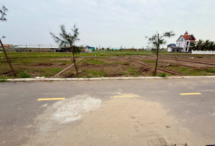 Em còn hai lô giao phong giao thủy 100m2 sát biển hơn 1 tỷ