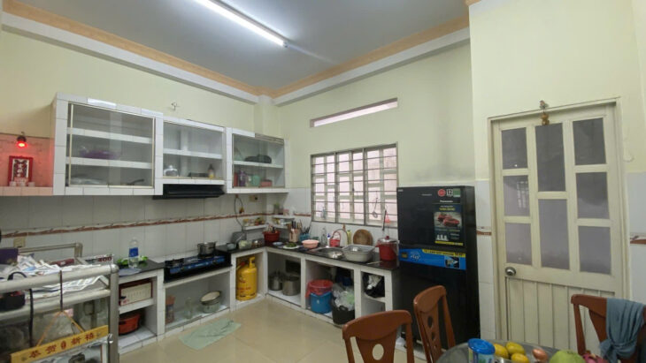CHỢ VẢI PHÚ THỌ HOÀ DT: 86M2 ( 4,6 x 19 ) BTCT – NỞ HẬU – 3 TẦNG – NHỈNH 8 TỶ