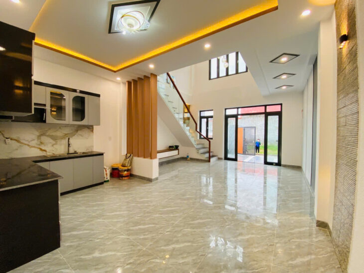 Bán căn Nhà Lầu Đẹp Xịn Tại Diên Phú.Đường xe ô tô tận nơi
