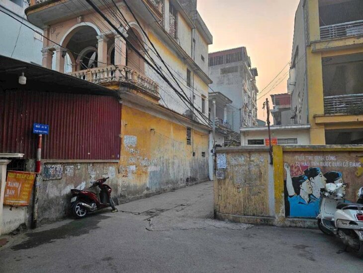 Bán ĐẤT tặng nhà diện tích 121m2, mặt tiền 7m, phố ĐỊNH CÔNG – HOÀNG MAI – vị trí HOT hiếm có