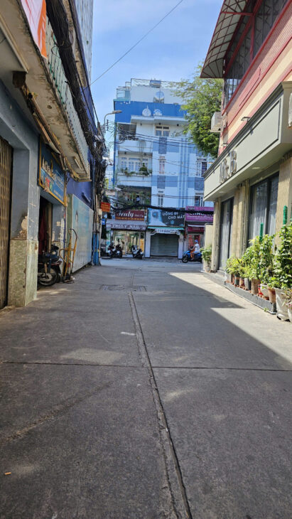 SÁT MẶT TIỀN ĐƯỜNG XE HƠI NGANG 3.15 X 9 ĐÚC 5 TẦM HƠN 4 TỶ Q4