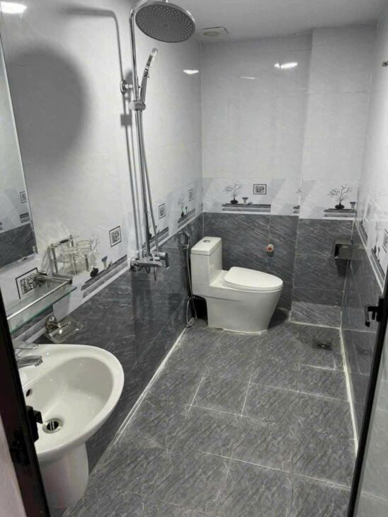 Bán nhà Phú Lương-Hà Đông,DT 33m2 x 5T, MT 4.5m, ô tô đỗ cửa, gần đại học đại nam . Giá về 6.9tỷ