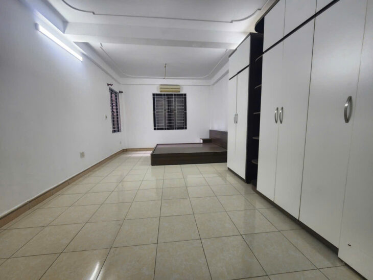 SIÊU PHẨM NHÀ MỚI – NGÕ NÔNG – Ô TÔ ĐỖ GẦN – 4 NGỦ -6,6 tỷ Nguyễn Văn Cừ 39 m, 5T, 6.6 Tỷ