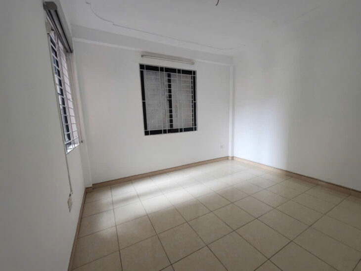 SIÊU PHẨM NHÀ MỚI – NGÕ NÔNG – Ô TÔ ĐỖ GẦN – 4 NGỦ -6,6 tỷ Nguyễn Văn Cừ 39 m, 5T, 6.6 Tỷ