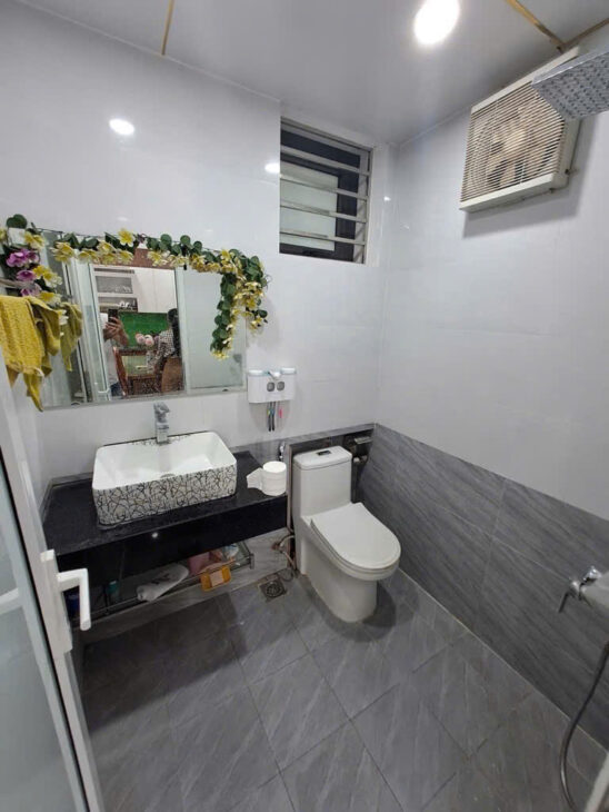 Bán Nhà Lương Yên 25m 4 Tầng 2 Ngủ Giá 3.3 Tỷ Sổ Riêng