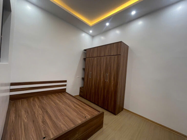 CHÍNH CHỦ CẦN TIỀN BÁN GẤP CĂN NHÀ PHỐ KHÂM THIÊN QUẬN ĐỐNG ĐA 52 m2 x 4 T NHỈNH 9 TỶ Ô TÔ KD