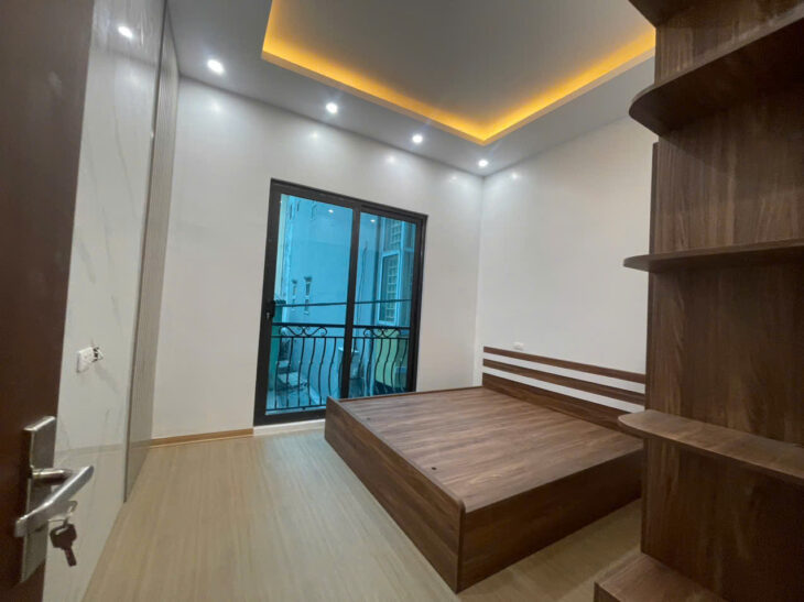 CHÍNH CHỦ CẦN TIỀN BÁN GẤP CĂN NHÀ PHỐ KHÂM THIÊN QUẬN ĐỐNG ĐA 52 m2 x 4 T NHỈNH 9 TỶ Ô TÔ KD