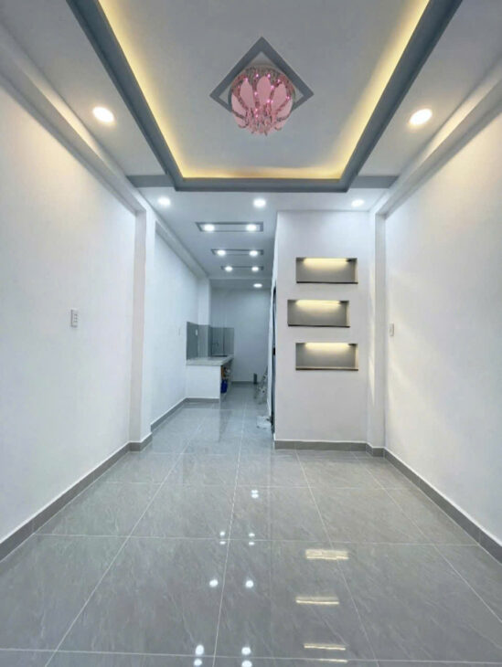 Sát mặt tiền đường xe hơi Có 10 m Đường trước nhà 3 m DIỆN TÍCH SỬ DỤNG 65M2 3 TẤM HƠN 2 TỶ