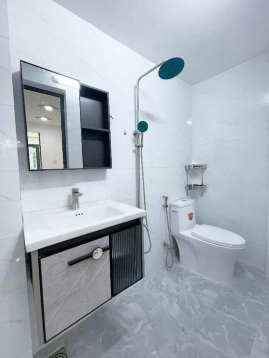 Sát mặt tiền đường xe hơi Có 10 m Đường trước nhà 3 m DIỆN TÍCH SỬ DỤNG 65M2 3 TẤM HƠN 2 TỶ