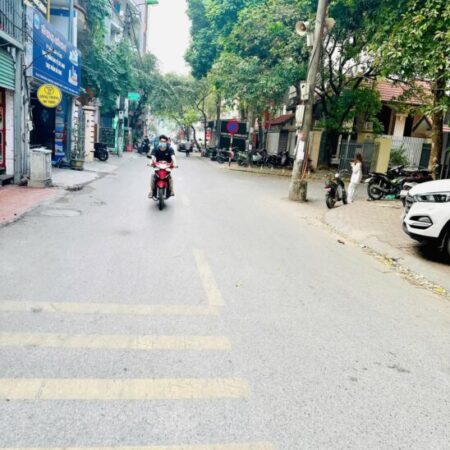 CHỦ CẦN BÁN GẤP ĐỂ CHIA TÀI SẢN CHO CÁC CON CĂN NHÀ MẶT PHỐ HOÀNG NGÂN CẦU GIẤY Ô TÔ TRÁNH KINH