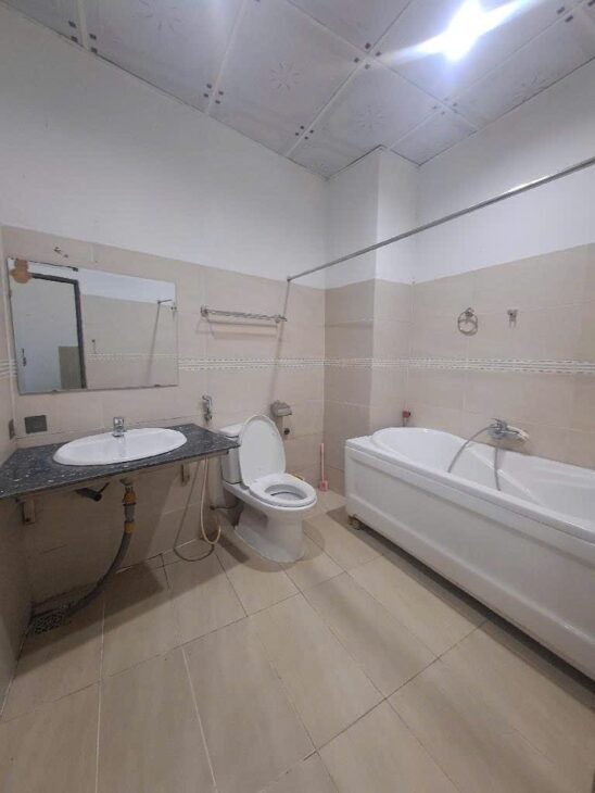 Xuất cảnh cần bán nhanh giảm mạnh nhà đẹp 3 tầng