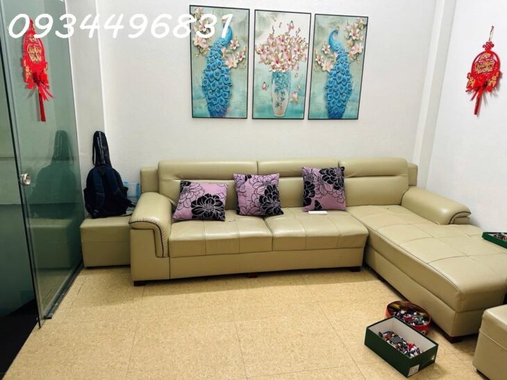 NHÀ DÂN XÂY MẶT PHỐ LONG BIÊN, Ô TÔ TRÁNH ĐỖ NGÀY ĐÊM SIÊU KINH DOANH