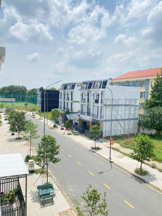 Gia đình tôi có lô đất 72m cần bán gấp Mọi tiện ích xum quanh bán kính 1km đầy đủ không thiếu bất