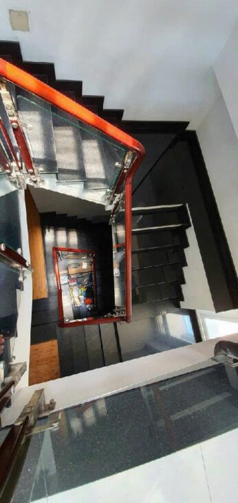 GẤP BÁN BIỆT THỰ SÂN VƯỜN Q.9 – 229m2, nhà 3 tầng 5pn chỉ 23ty