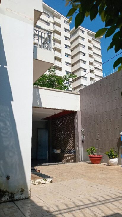 GẤP BÁN BIỆT THỰ SÂN VƯỜN Q.9 – 229m2, nhà 3 tầng 5pn chỉ 23ty