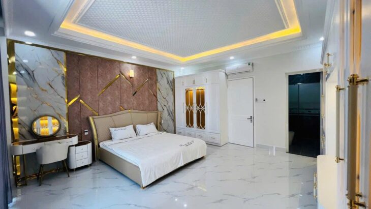 Nhà hẻm xe hơi Lê Văn Lương, 5×19.5m, 5 tầng, giá 10.5 tỷ