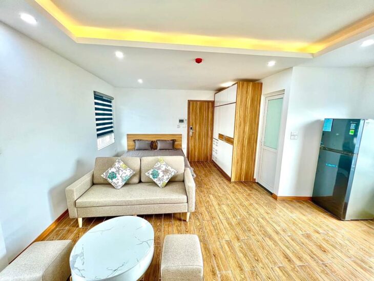 Bán nhà Hoàng Quốc Việt thang máy vù vù, gần phố, 30m ô tô, ở và kinh doanh 40m -7.4 tỷ