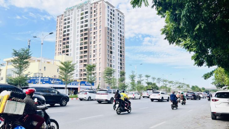 bán nhà mặt phố Đàm Quang Trung, 41m x6tầng, mặt tiền 5m, thang máy, vỉa hè, nở hậu, kinh doanh