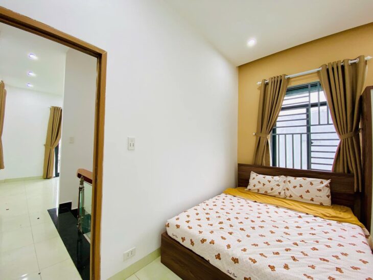 ♥ Nhà cách 45m ra Dũng Sĩ Thanh Khê, 70m2, 3 tầng cực xịn, 5PN, 3.x tỷ nhỏ