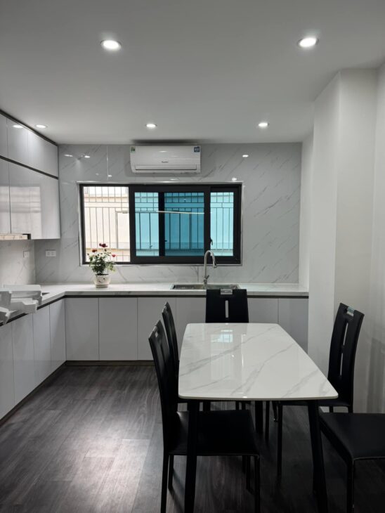 Bán căn hộ tập thể tầng 2, phố Kim Ngưu, 85m2, 3pn, Full nt.Nhỉnh 3 tỷ