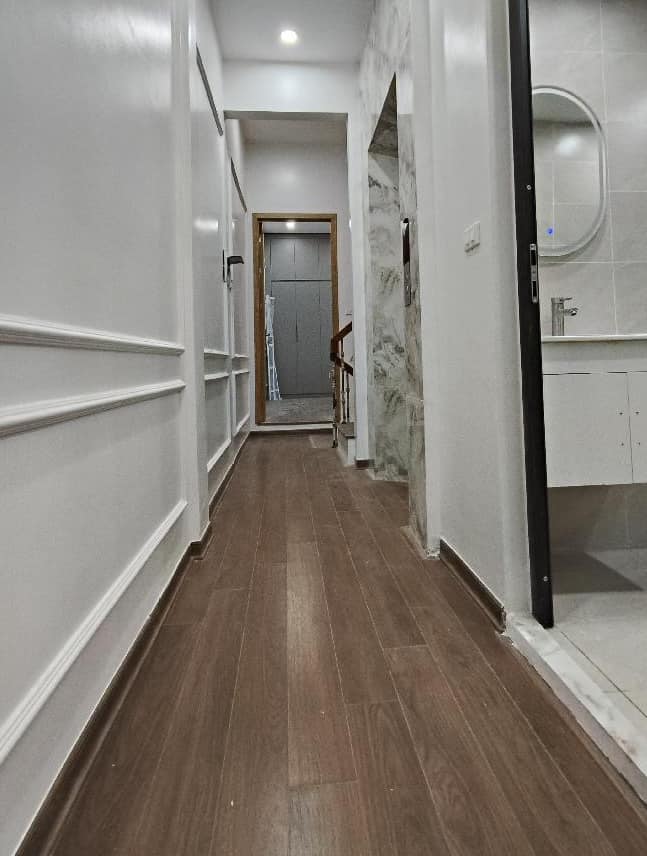 BÁN NHÀ PHÂN LÔ GẦN SÂN BÓNG HÀ ĐÔNG, DT 50M2, THANG MÁY, Ô TÔ ĐỖ CỬA VÀO NHÀ, FULL NỘI THẤT