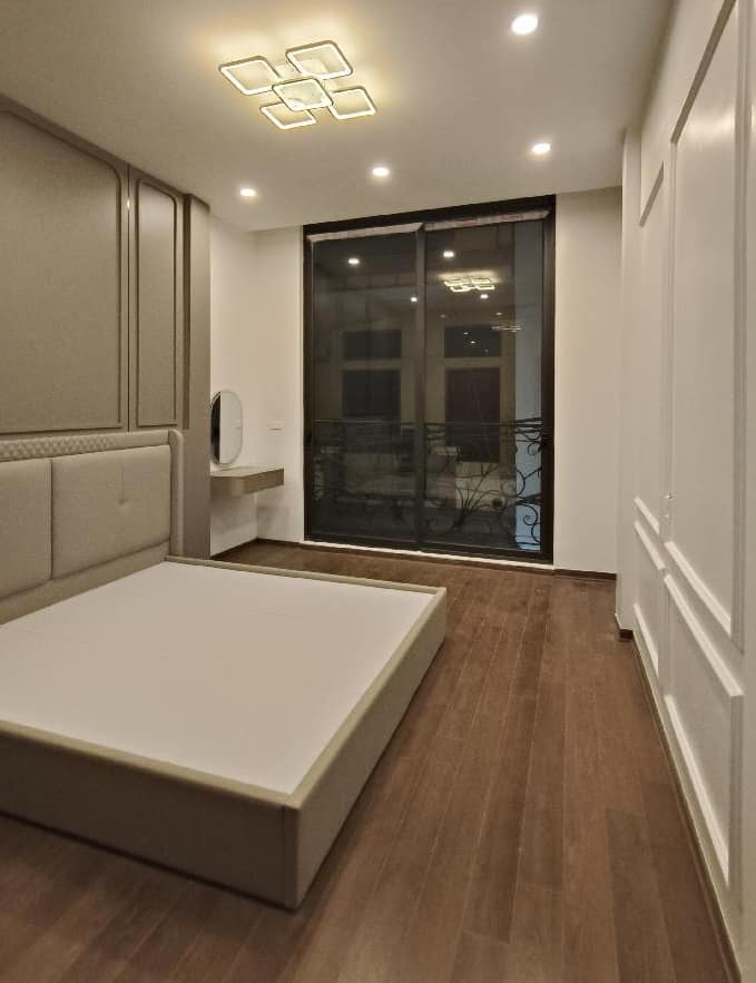BÁN NHÀ PHÂN LÔ GẦN SÂN BÓNG HÀ ĐÔNG, DT 50M2, THANG MÁY, Ô TÔ ĐỖ CỬA VÀO NHÀ, FULL NỘI THẤT