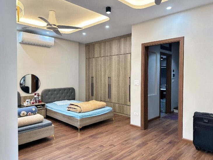 Đội Cấn Ba Đình – nhà đẹp ở ngay – 15m ra ô tô – 45m chỉ 10.5 tỷ