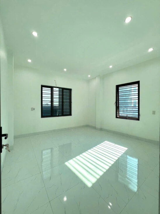 BÁN NHÀ 3 TẦNG – LÔ GÓC – GẦN BỆNH VIỆN, PHƯỜNG TRẦN LÃM TP THÁI BÌNH.