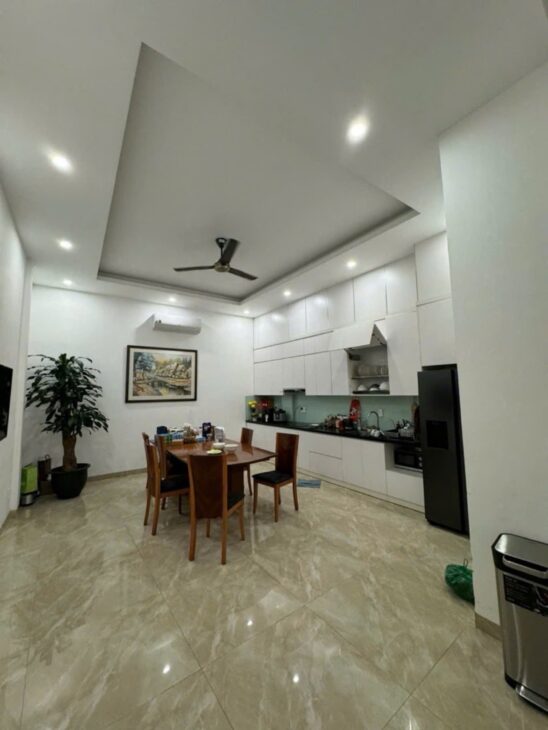 Biệt thự Ba Đình – nhà đẹp ở ngay – 102m*5 tầng – ô tô đỗ cửa – chỉ 24 tỷ