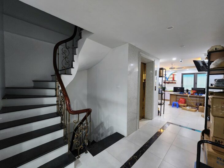 Bán nhà mới xây, cực đẹp Hoàng Hoa Thám, Ba Đình,thang máy, 20m ra oto tránh 45m 6 tầng 12.6tỷ