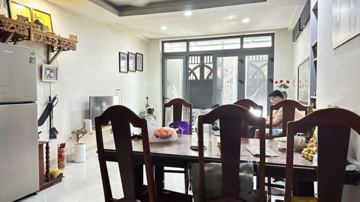 ???????? BÁN GẤP! XE HƠI ĐỖ CỬA – Hẻm thông ngay ngã ba Tô Hiến Thành, Cách Mạng Tháng 8 – Chỉ 8.6 tỷ!