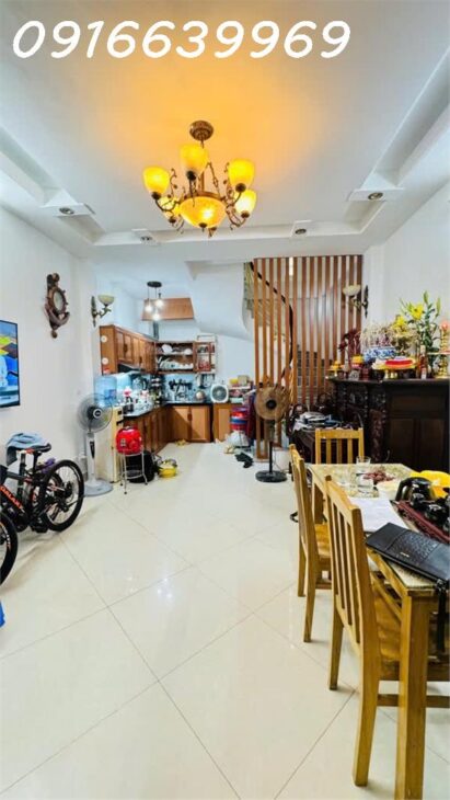 BÁN NHÀ HOÀNG HOA THÁM – CĂN DUY NHẤT 42M², 4 TẦNG, MT 4M, GIÁ BÁN CHỈ 7.8 TỶ!