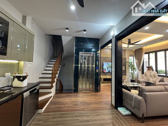 ???? Bán Nhà Ngõ To Như Phố 43 m2 x 7 Tầng 19.2 Tỷ Phan Đình Giót Quận Thanh Xuân????