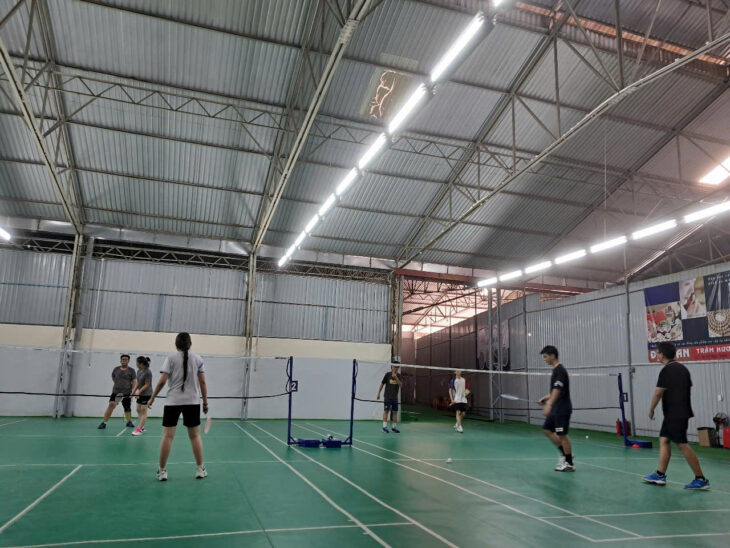 Sang sân cầu lông 500tr đã bao gồm cọc 200tr, địa chỉ 1387 Bến Bình Đông, Phường 15, Q8 (sân Hồng