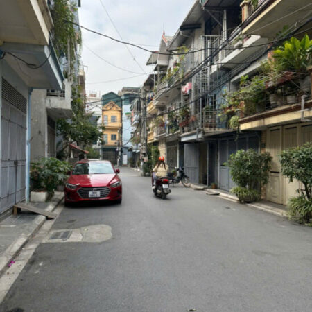 Bán nhà Ngọc Lâm – Ô tô tránh đỗ cửa ngày đêm – Dân trí tuyệt vơi- Trung Tâm Ngọc Lâm -42m2- 7, 2