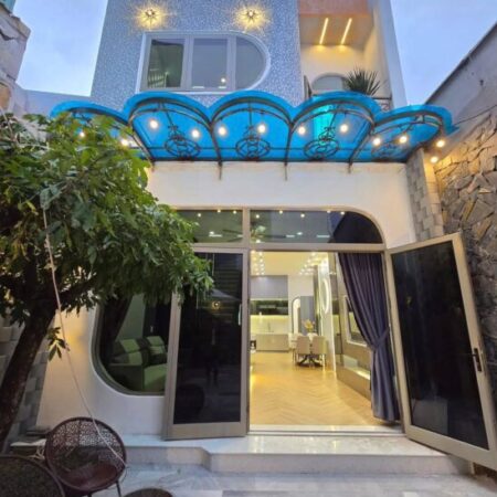► Nhà Sân vườn kiệt Điện Biên Phủ, 87m2, 2 tầng đẹp thoáng, 3.55 tỷ ► Nhà Sân vườn kiệt Điện Biên Phủ, 87m2, 2 tầng đẹp thoáng, 3.55 tỷ