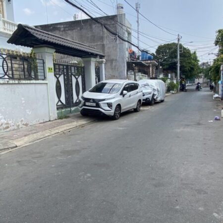 Cơ hội vàng cho người nhanh tay – Nhà đẹp, giá tốt, vị trí không thể chê nhỉnh 4 tỷ. Cơ hội vàng cho người nhanh tay – Nhà đẹp, giá tốt, vị trí không thể chê nhỉnh 4 tỷ.