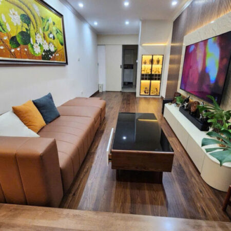 Hạ giá nhà phố Trần Quang Diệu 33m2, 5 tầng cực đẹp ô tô kinh doanh gần Hồ Hoàng Cầu