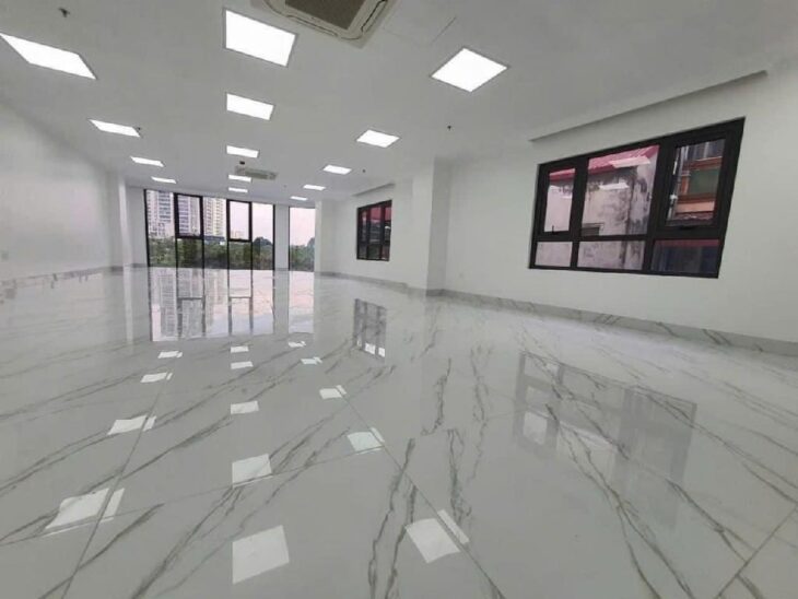 Tòa văn phòng phố Hoàng Quốc Việt 122m2, 8 tầng lô góc kinh doanh giá 41.8 tỷ có TL