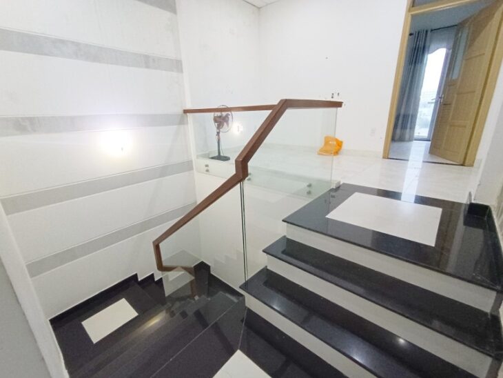 ► Mặt Tiền Lương Thế Vinh, 60m2, 3 tầng, kinh doanh, 5.x tỷ