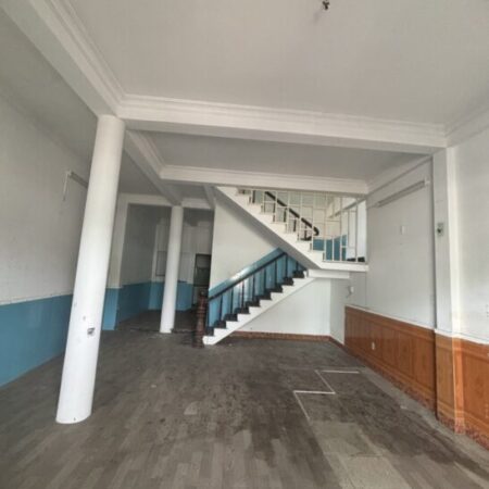 # Mặt Tiền Nguyễn Hữu Thọ gần Bệnh Viện C17, 84m2, ngang 5.5m, 3 tầng, KD Đỉnh, 15.x tỷ # Mặt Tiền Nguyễn Hữu Thọ gần Bệnh Viện C17, 84m2, ngang 5.5m, 3 tầng, KD Đỉnh, 15.x tỷ