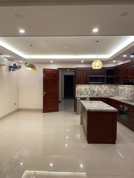 Mặt phố Nhật Chiêu view Hồ Tây 108m2, 5T thang máy, MT6.7m kinh doanh an sinh đỉnh