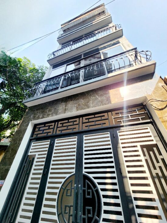 Bán Nhà Đẹp Ở Ngay Nguyễn Văn Cừ -Full Nội thất – Dân Xây- Ô tô- 65m2- 10,1 tỷ( Thương lượng)