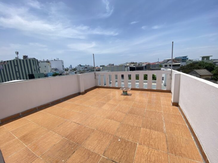 # Nhà Trần Cao Vân, gần MT, đi bộ ra Biển, 61m2, 4 tầng, cực chất, 3.x tỷ