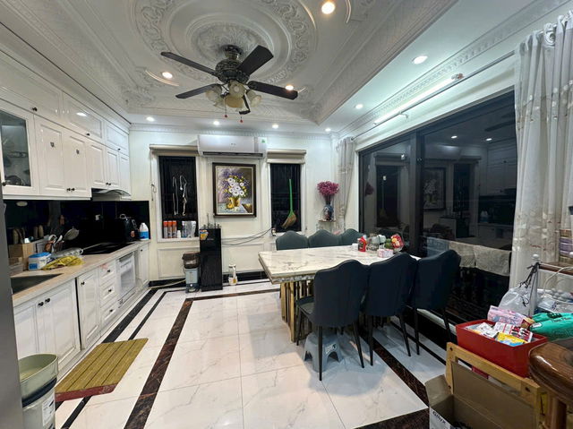 SIÊU PHẨM PHỐ SÀI ĐỒNG- LÔ GÓC- FULL NỘI THẤT 32M2,6 TẦNG, MẶT TIỀN 6.8M, 7.5 TỶ.LONG BIÊN.