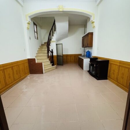 NHÀ ĐẸP ĐÓN TẾT – LÔ GÓC HOÀNG QUỐC VIỆT – 35M2 X 4 TẦNG – 7.2 TỶ – NGÕ BA GÁC