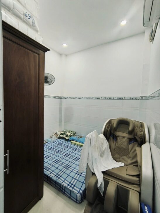 Bán nhà CN đủ 73m2, Mặt tiền 12m Đường Lê Quát, Quận Tân Phú