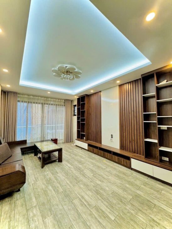 Bán nhà Phố Hào Nam, Nhà vị trí đắc địa, Tiện ích bạt ngàn, 39mx5T, Giá: 7.2 Tỷ, Lh: 0396935190.