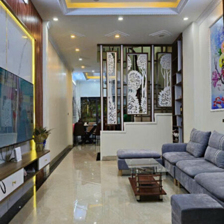 Bán nhà Hoàng Ngân, 39m2, 5.8 tỷ, nhà đẹp, full nội thất, hẻm yên tĩnh, thoáng mát