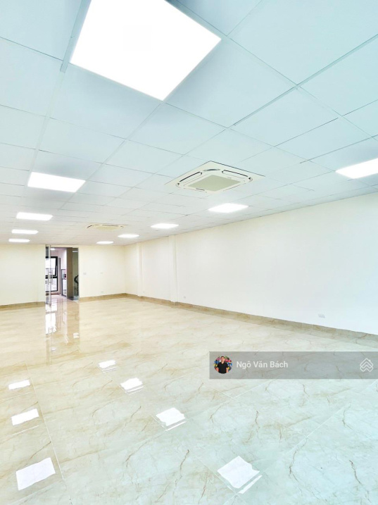 SIÊU HIẾM bán nhà mặt phố Phú Diễn 210m2, 6.5m mặt tiền, kinh doanh vô đối, dòng tiền 1.2 tỷ/năm